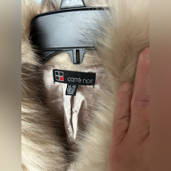 Carre Noir Short Trio Faux Fur Collar Jacket - Picture 5 of 7